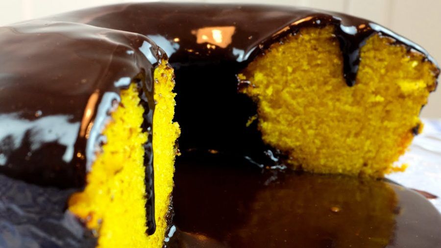 BOLO DE CENOURA COM CALDA DE CHOCOLATE