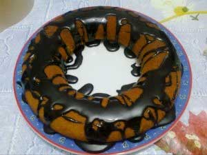 bolodecenouracomcaldachocolate