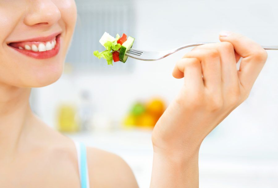 MASTIGAR DEVAGAR AJUDA A PERDER PESO